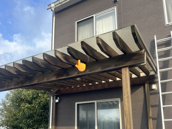 ウッドデッキの屋根の骨組み交換