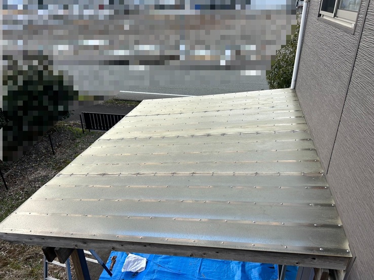 ウッドデッキ屋根　垂木交換完了