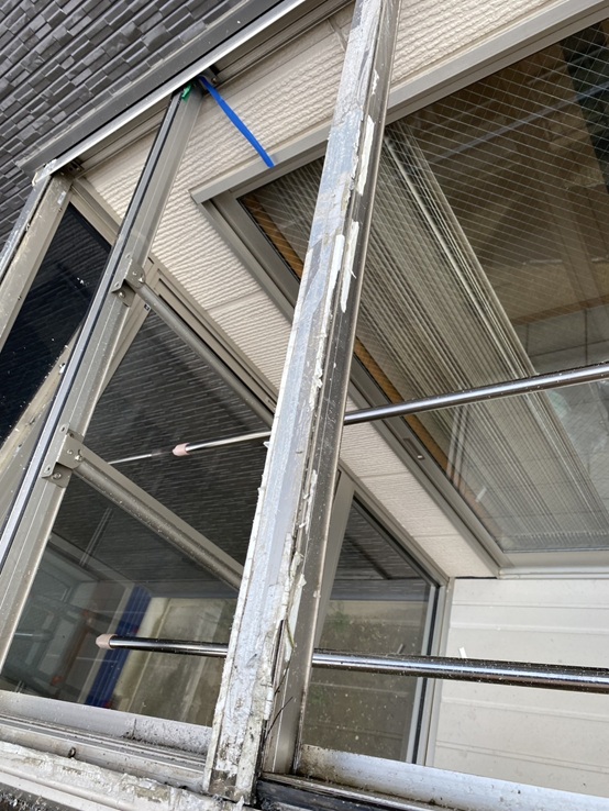サンルームパネル交換　パネル取り外しました