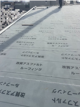 ルーフィングを貼りました