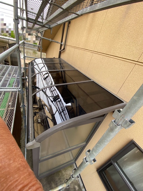 落雪で壊れたサンルームの修理