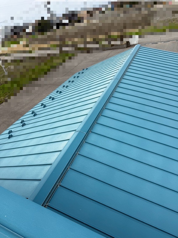 ガルバリウム鋼板の屋根の塗装工事のご依頼