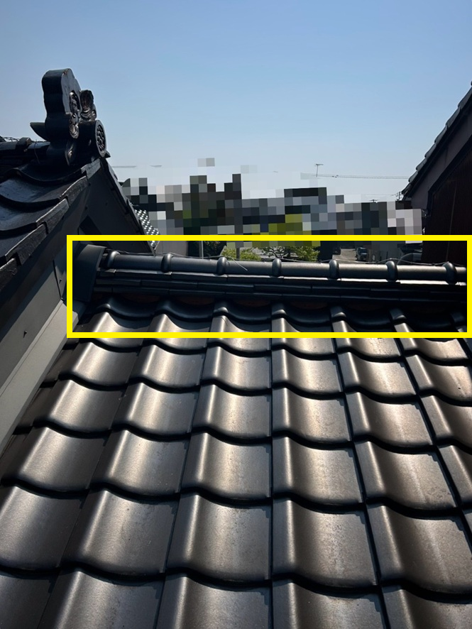 ご自宅の瓦屋根の棟瓦が歪んでいます