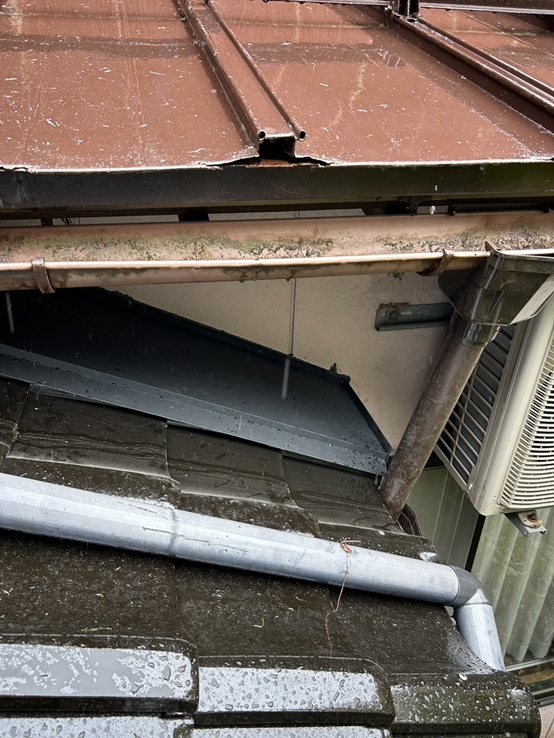 既存の雨どいも再度設置