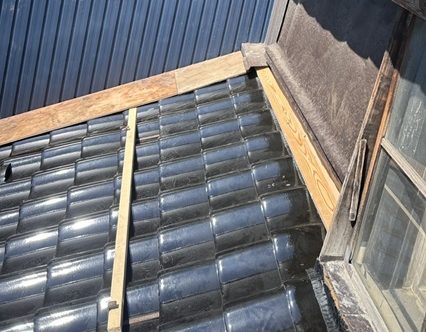 取り合いに木下地を設置