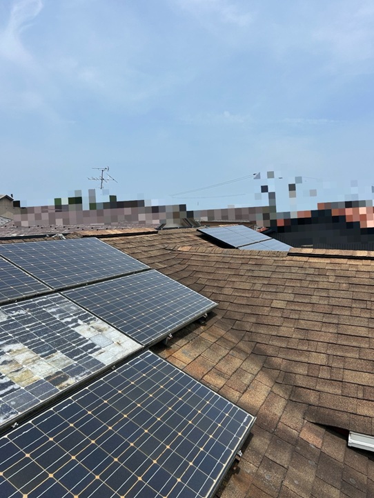 アスファルトシングル屋根　強風で飛ばされていました