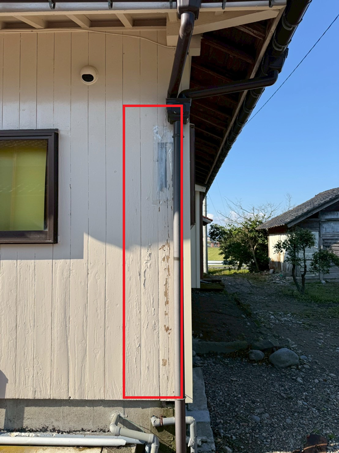 外壁の材木　剥がれ