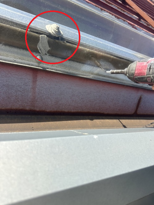 ポリカにコーキング