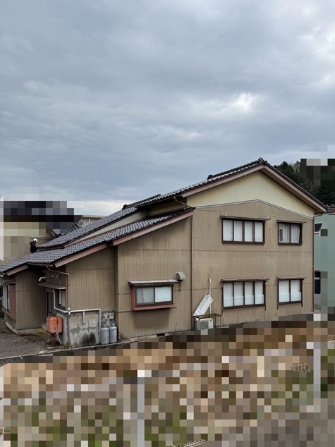 横面はトタンの外壁を張り替え