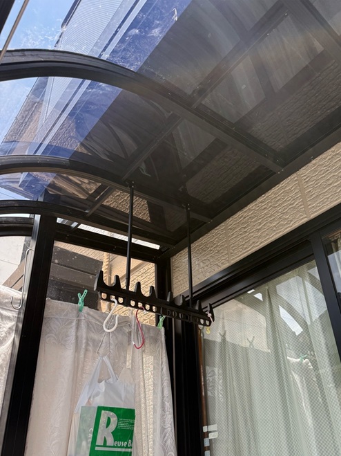 割れていたサンルーム屋根の修理完了