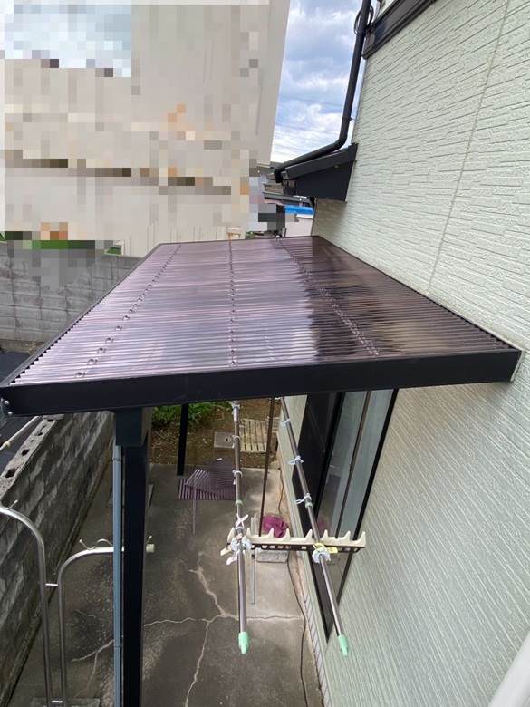 サンテラス屋根が割れていたので張り替えました