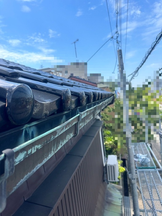 銅製の雨どいを交換します