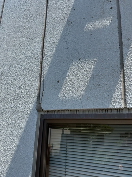 モルタル外壁に亀裂