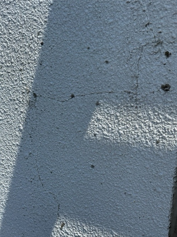 モルタル外壁に亀裂