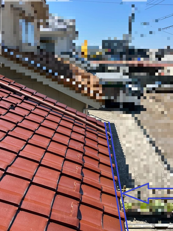 軒樋を外します