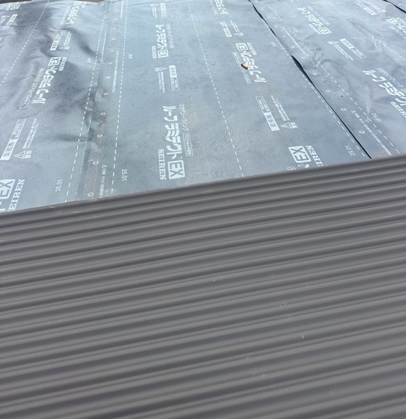 SGLガルバリウム鋼板の波板を設置