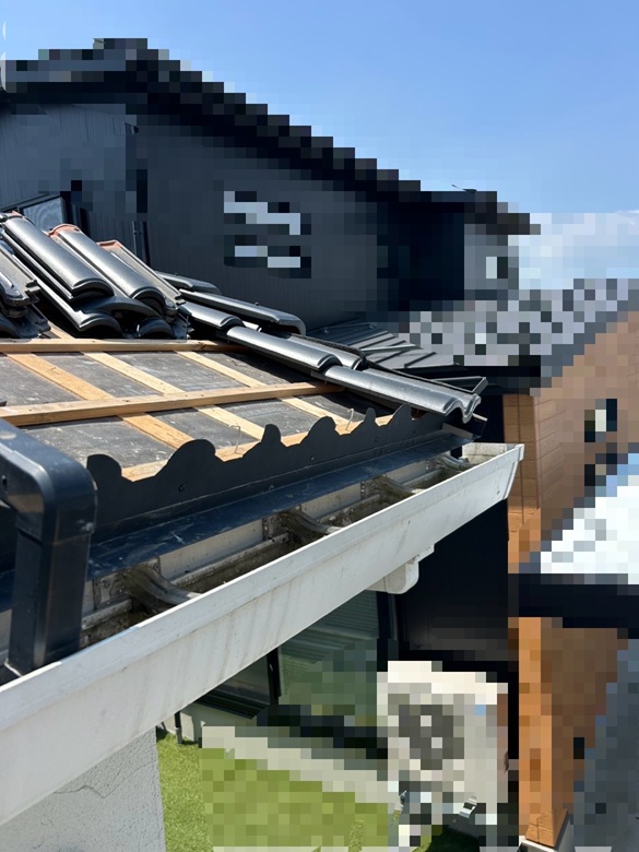 鳥が侵入しないようにガルバリウム鋼板の面戸を設置