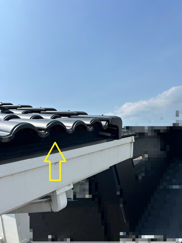 鳥が侵入しないようにガルバリウム鋼板の面戸を設置