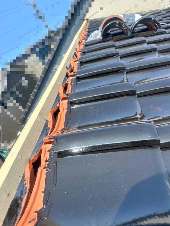 強化棟金具を設置、芯木を固定