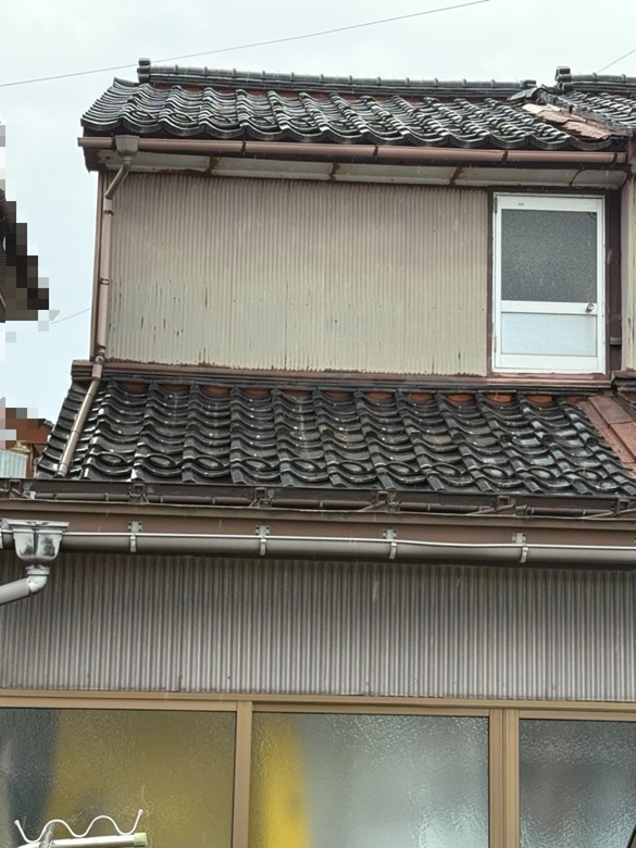 瓦屋根自体も経年劣化が進んでいました