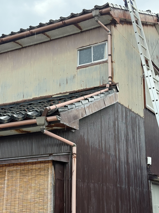 屋根葺き替え・雨どい工事　施工前