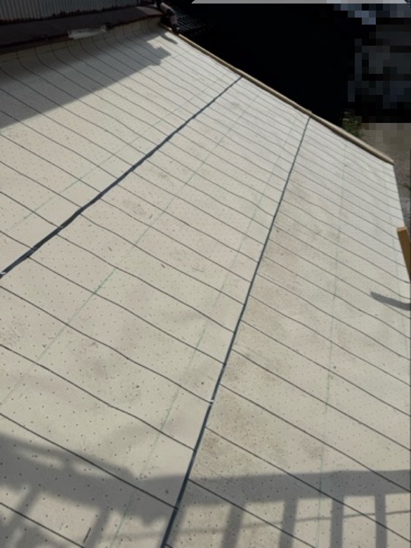 瓦用の防水シートを貼りました