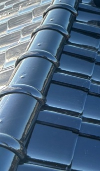 瓦屋根葺き替え工事　棟瓦設置