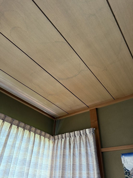 2階の天井の雨漏り