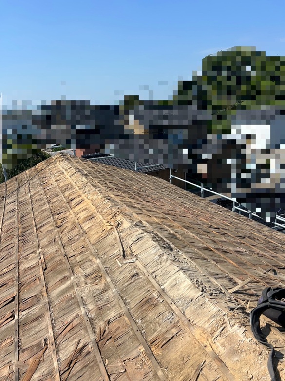 瓦を取り外しました