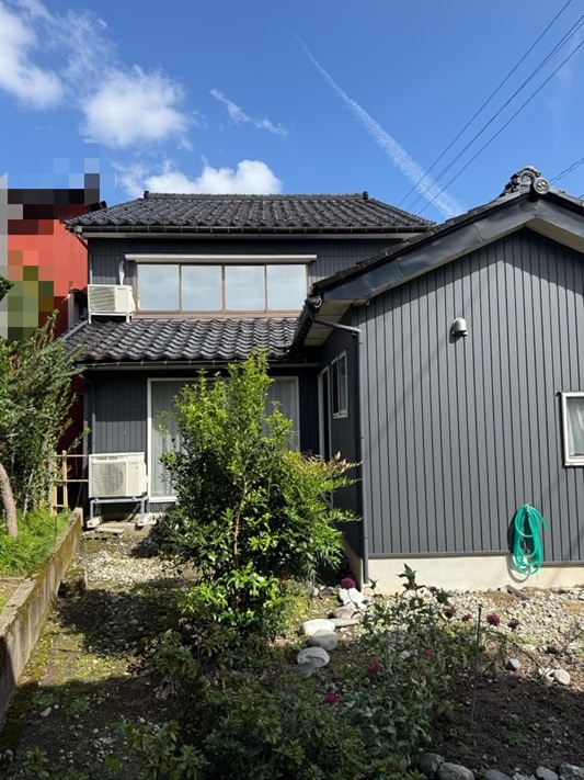 瓦屋根の軽量化のため葺き替え工事をご検討中