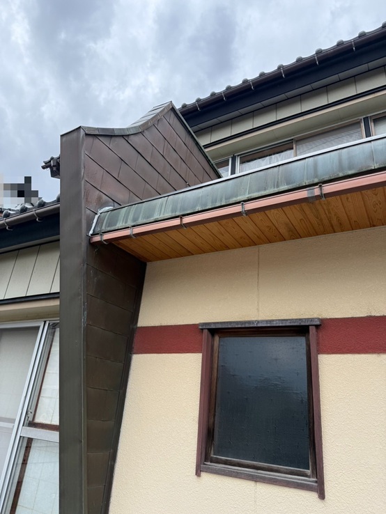 銅板の立ち上がり壁