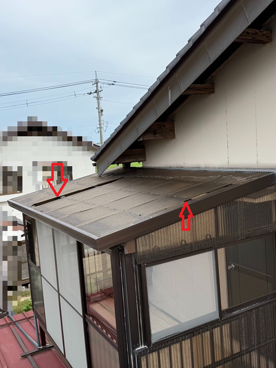 サンルーム屋根が割れて穴があいています