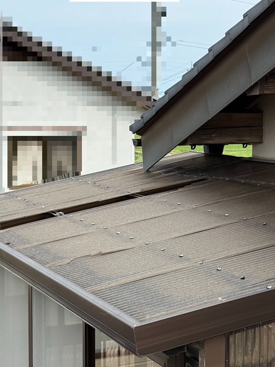 サンルーム屋根が割れています