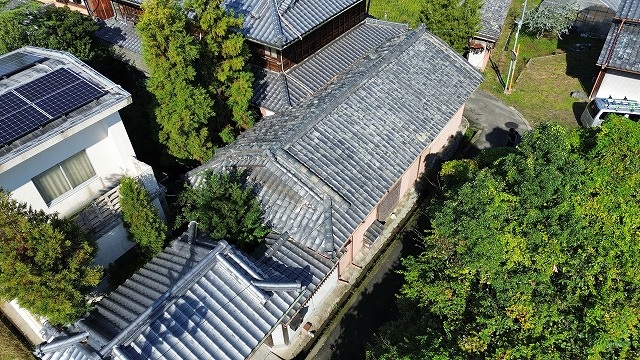 空撮した瓦屋根全景