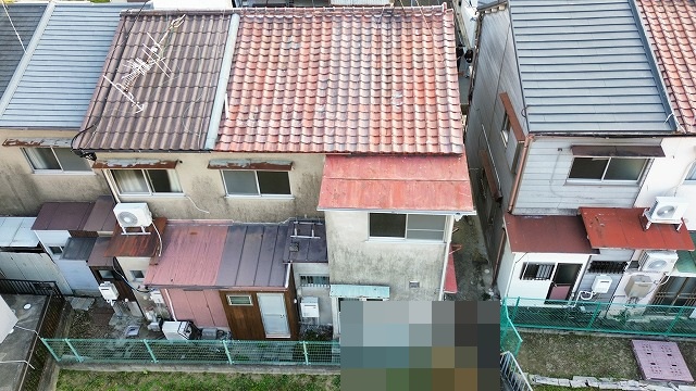 連棟住宅の屋根全景