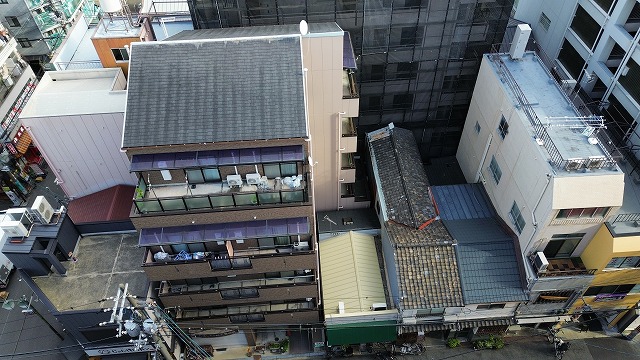 上空から見た建物全景