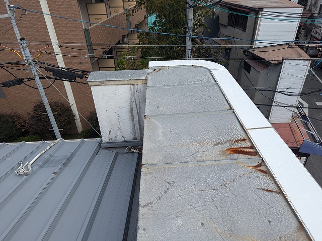 笠木角部のサビ