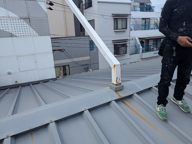 支持材根元の錆