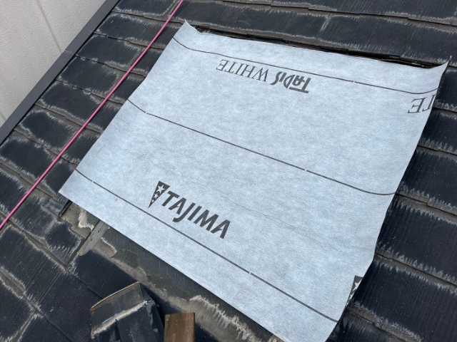 防水紙を敷いた屋根面