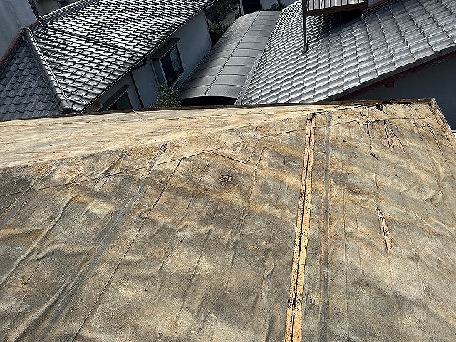 古い防水紙の劣化
