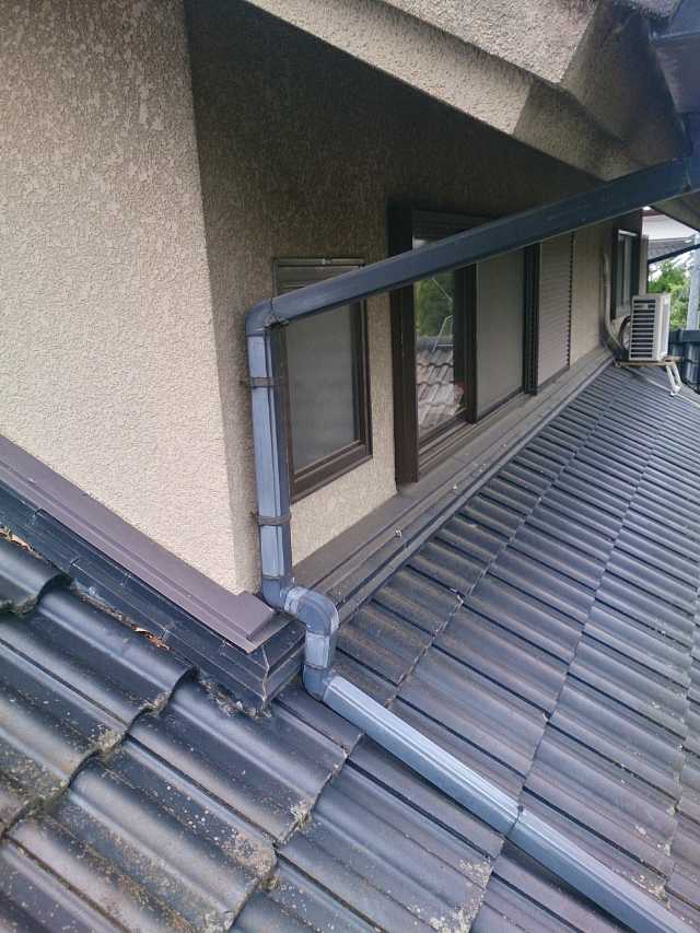 壁際と配管の取り合い