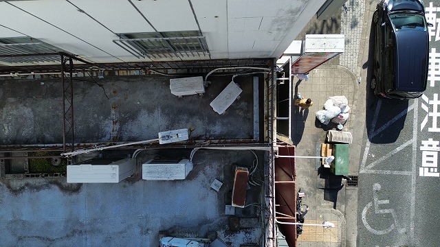 屋上端部の汚れ状況