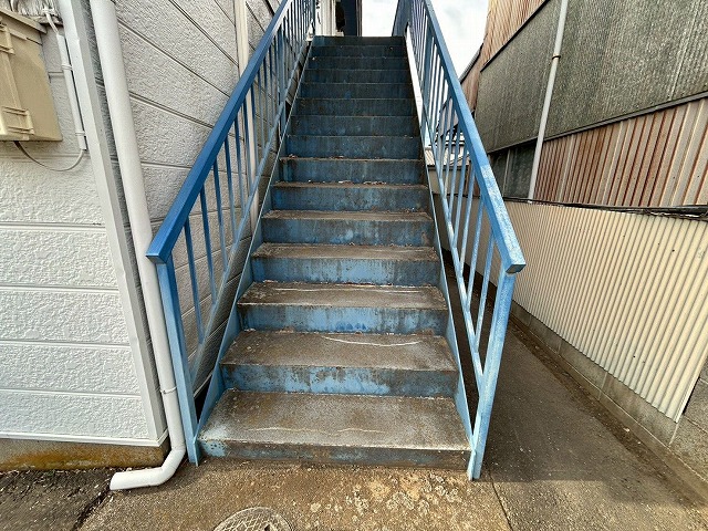 階段正面写真