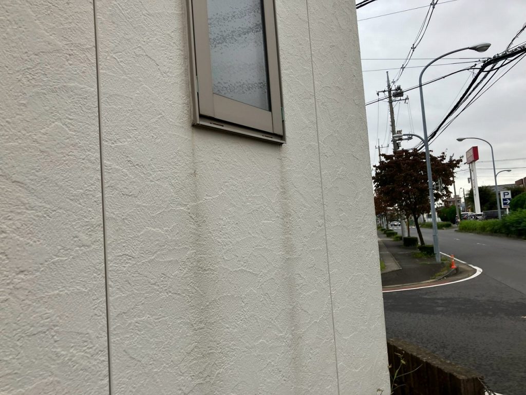 外壁の雨だれ汚れ