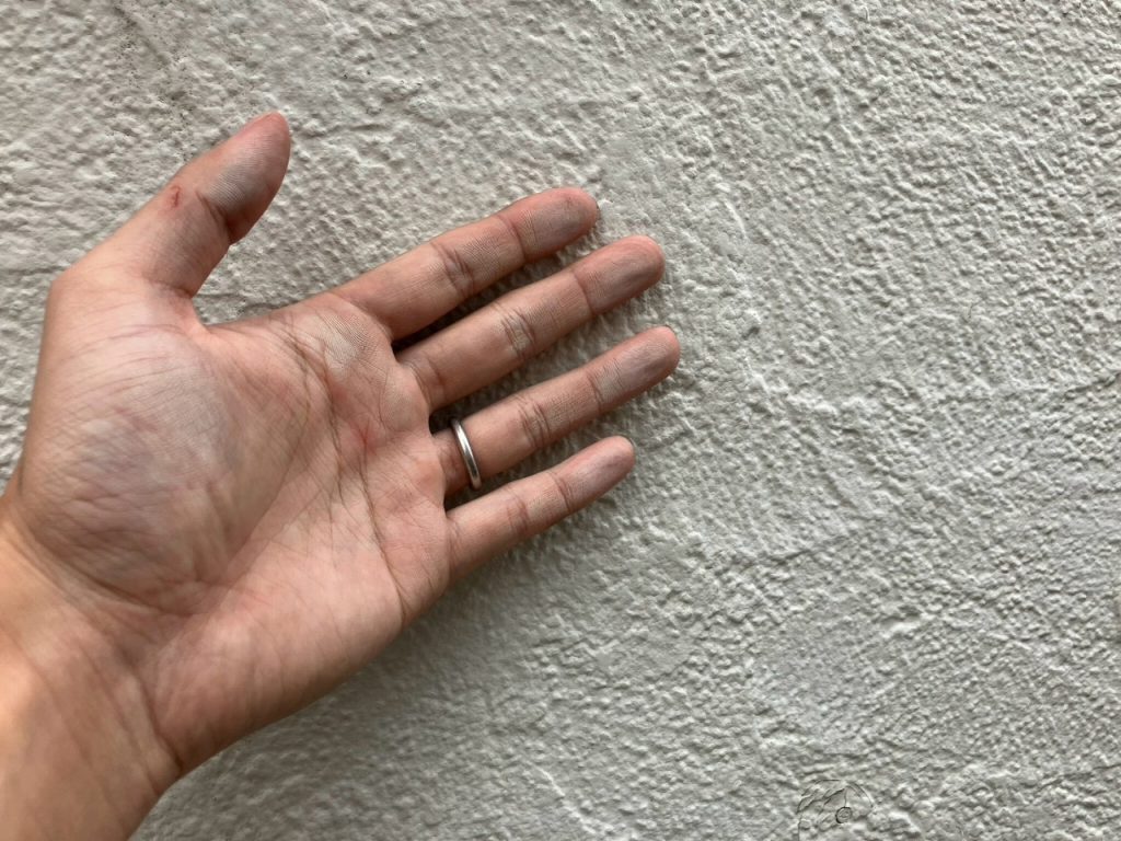 外壁のチョーキング確認