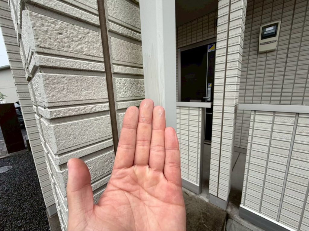 柱まわりの部材汚れ