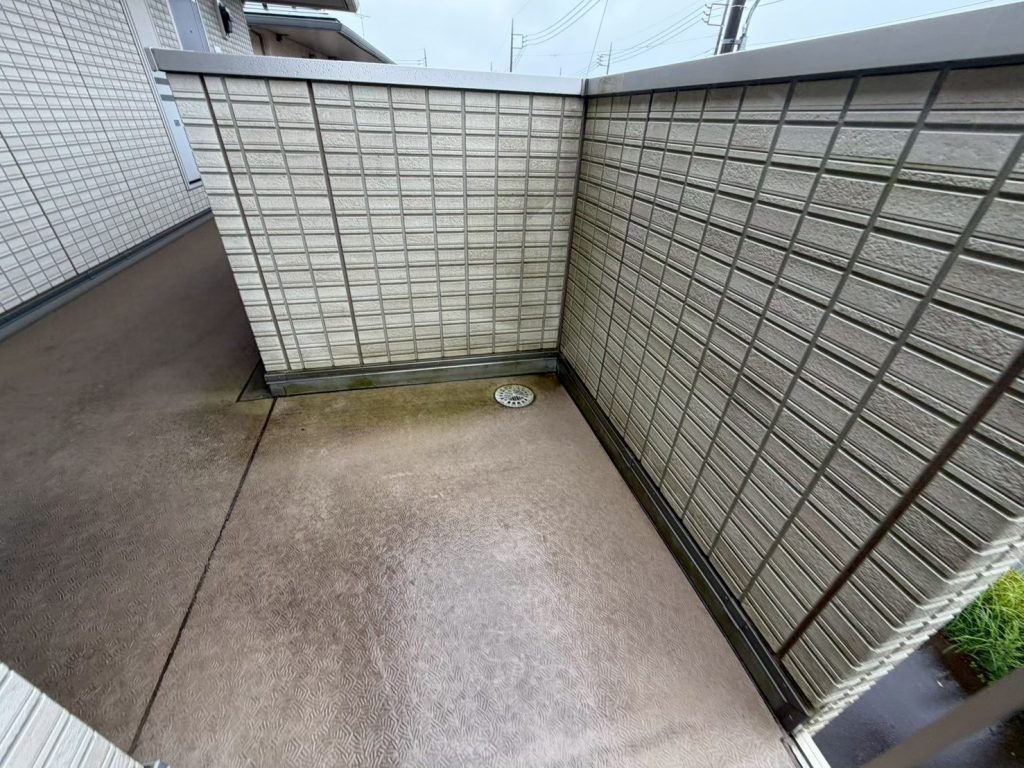 共用部床と排水口