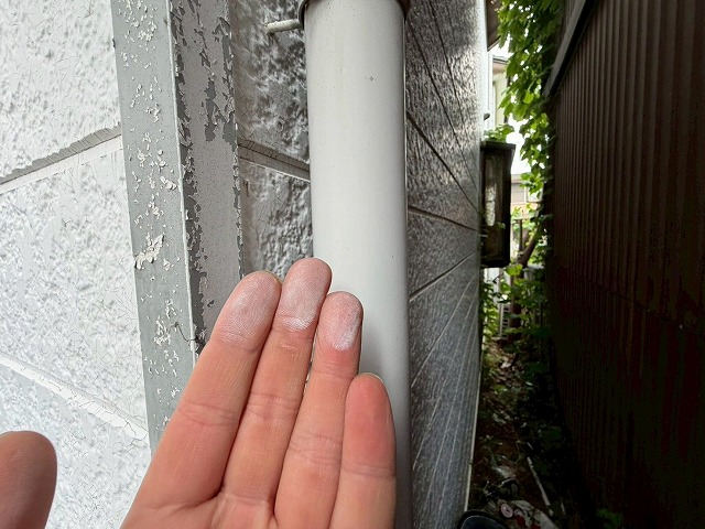 付帯部の白い粉付着