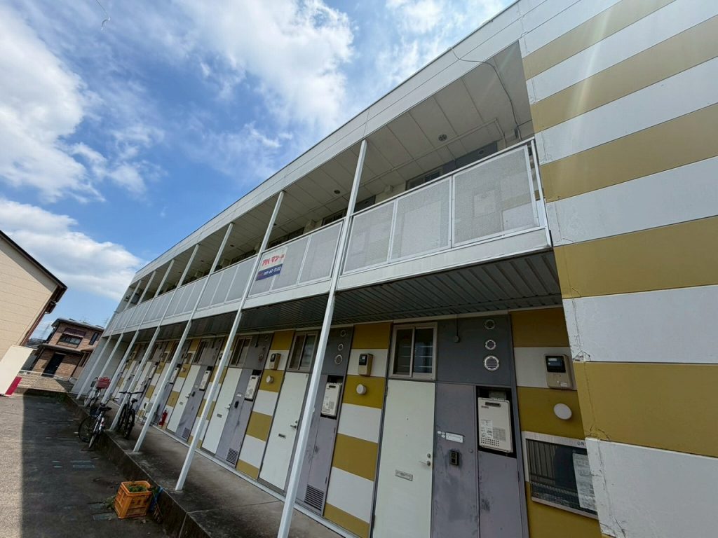 共用廊下側の外壁