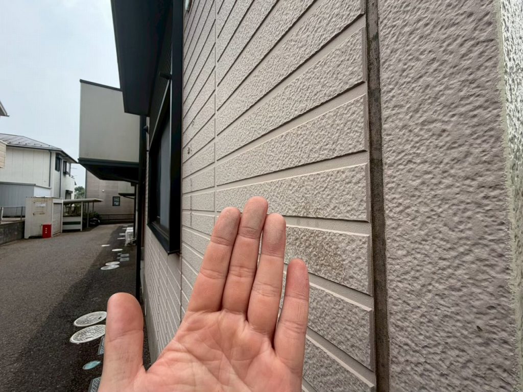 手に付いた白い粉